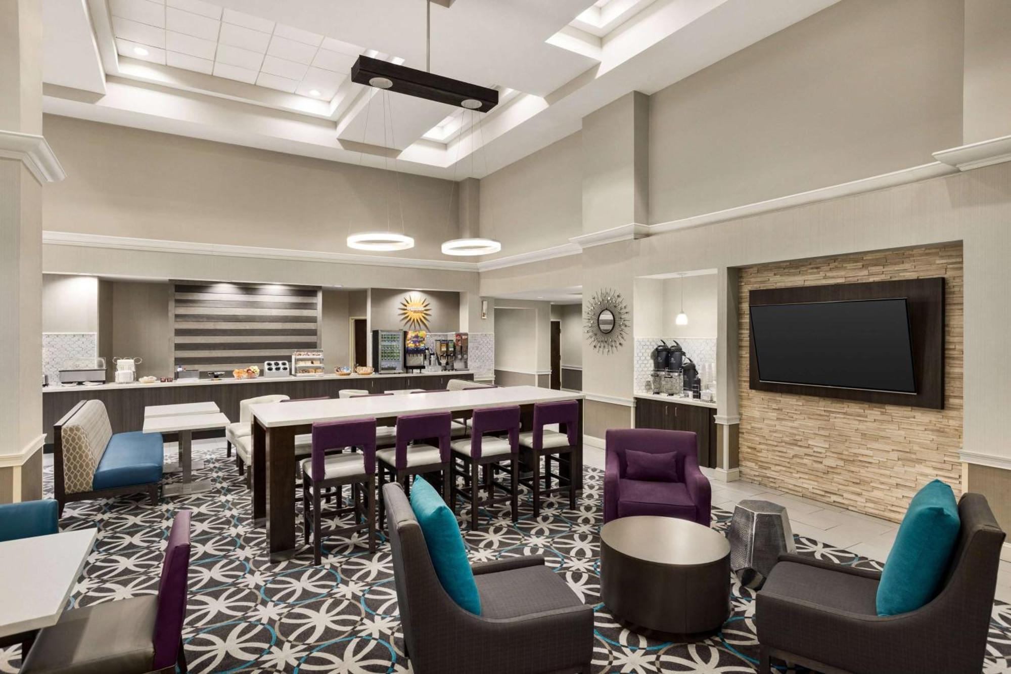 La Quinta By Wyndham Newark - Elkton Hotel Exterior photo