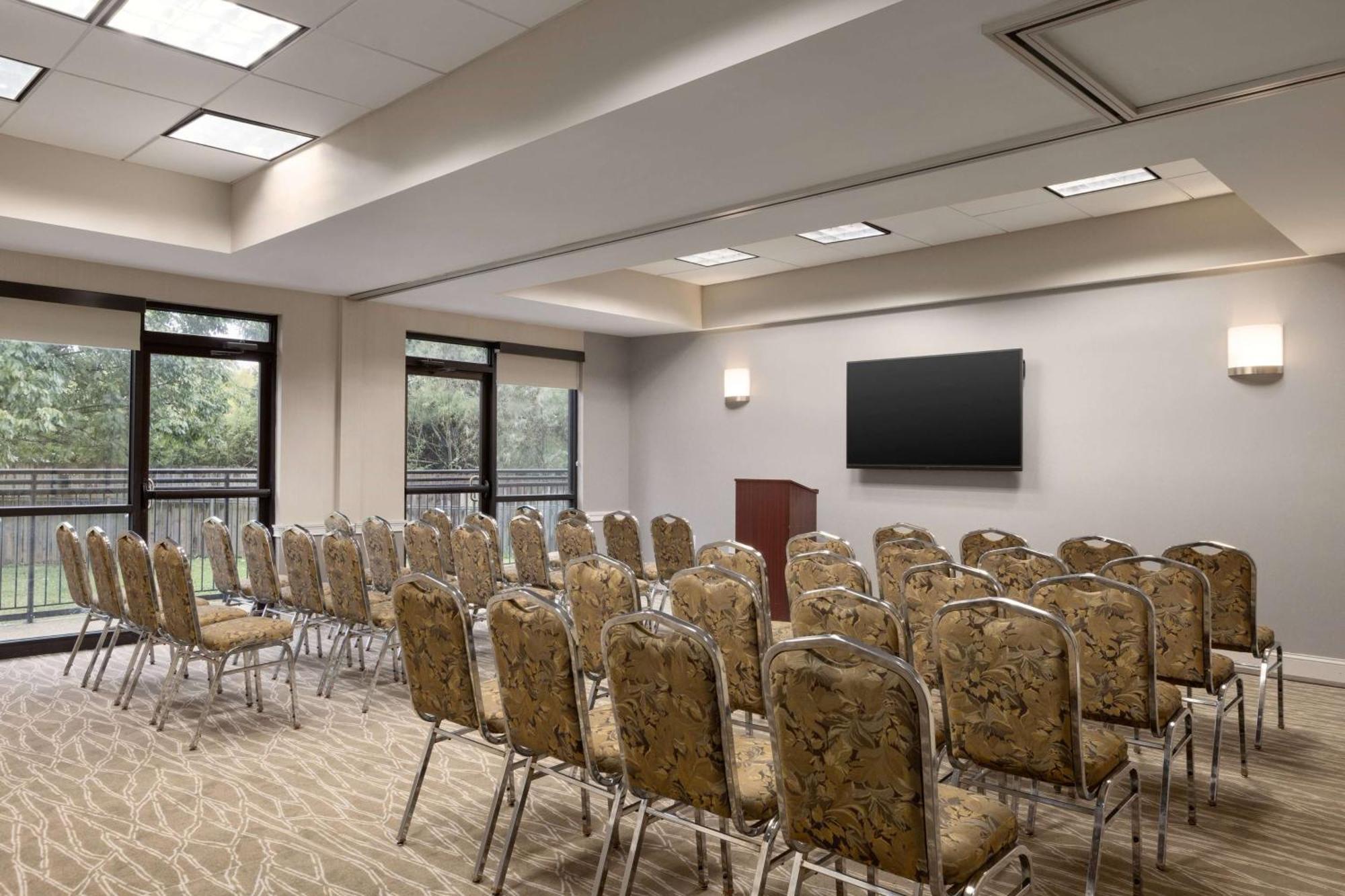 La Quinta By Wyndham Newark - Elkton Hotel Exterior photo