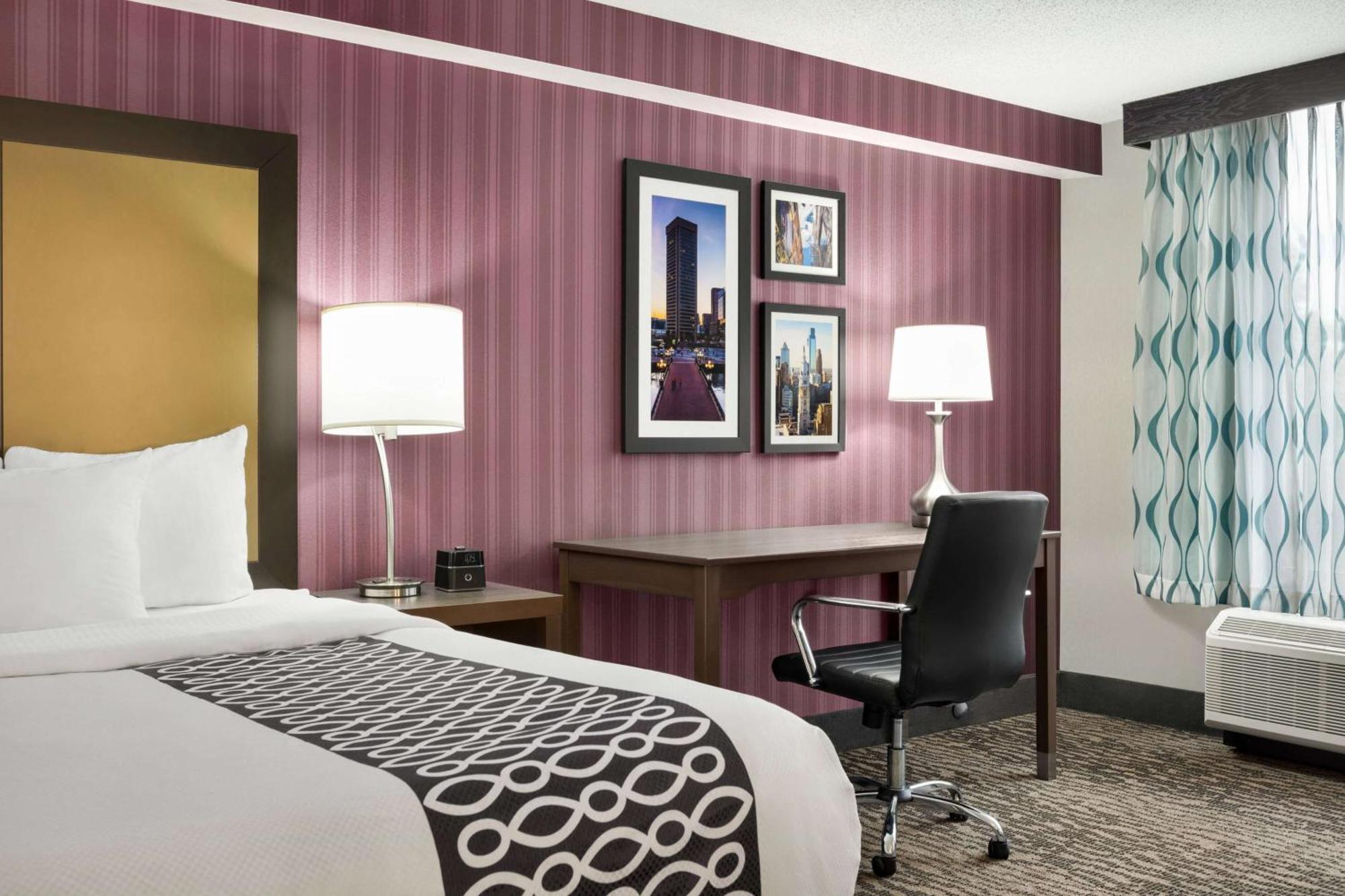 La Quinta By Wyndham Newark - Elkton Hotel Exterior photo