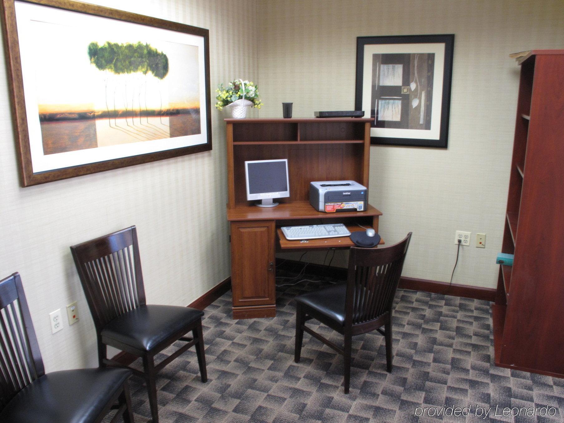La Quinta By Wyndham Newark - Elkton Hotel Exterior photo