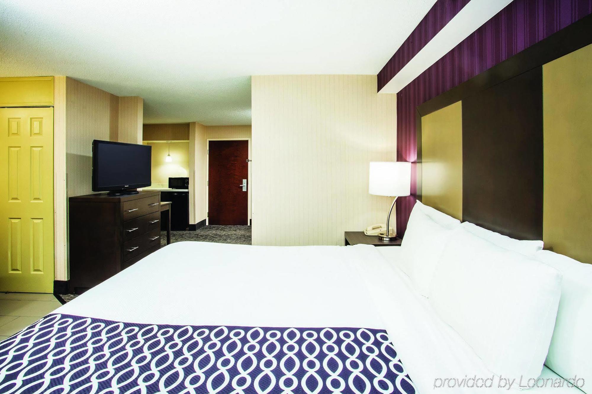 La Quinta By Wyndham Newark - Elkton Hotel Exterior photo