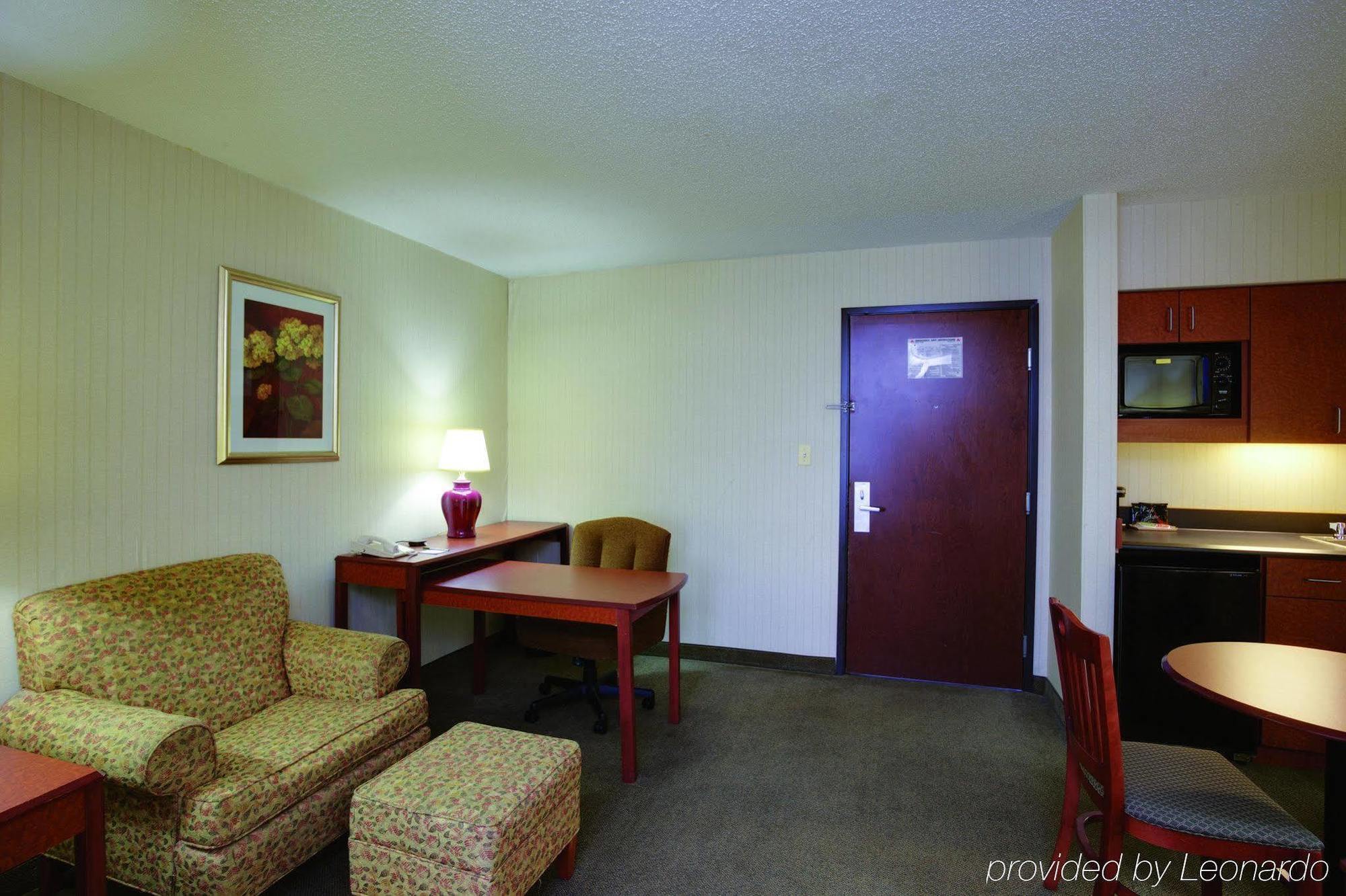 La Quinta By Wyndham Newark - Elkton Hotel Exterior photo