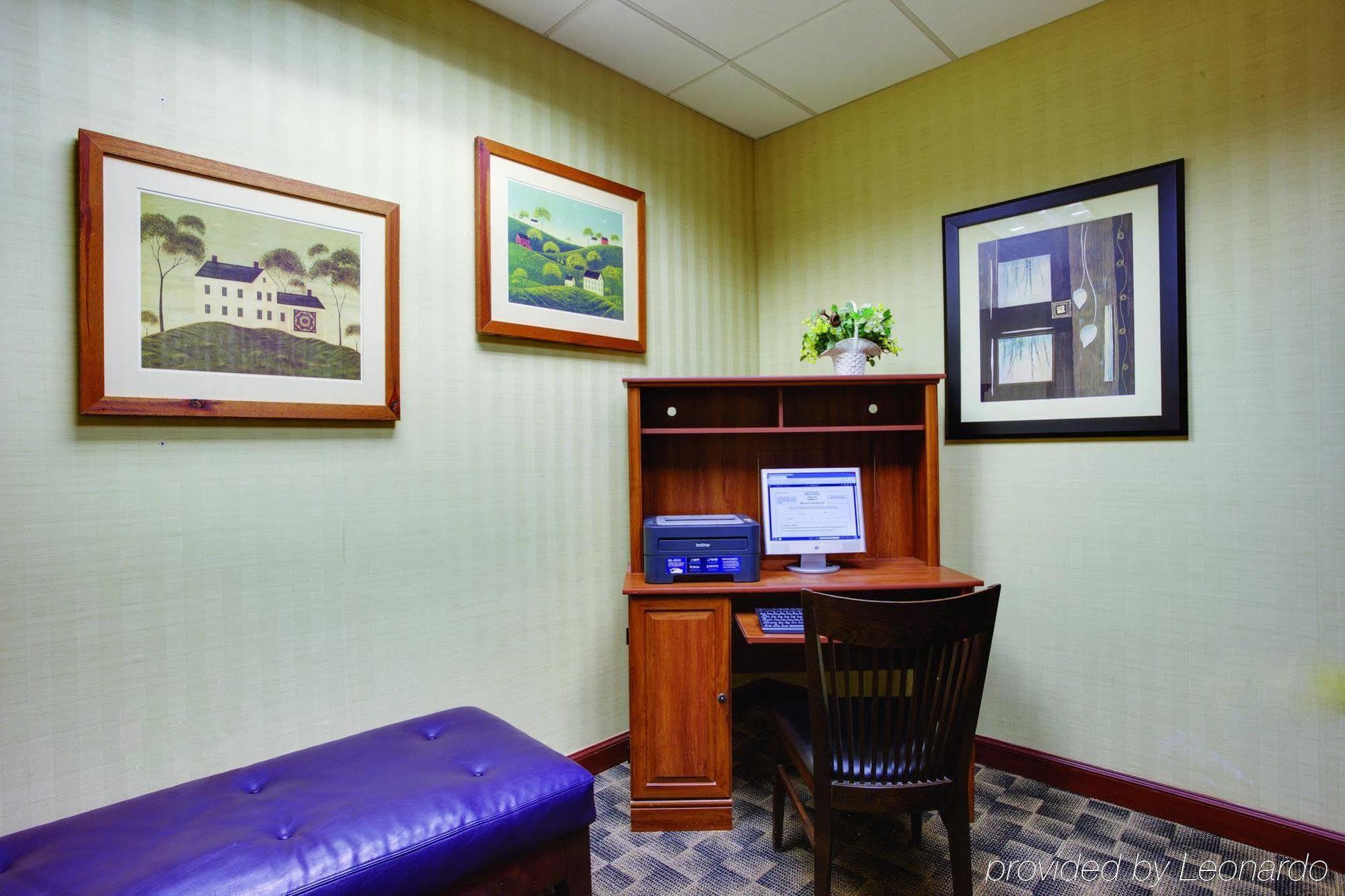 La Quinta By Wyndham Newark - Elkton Hotel Exterior photo