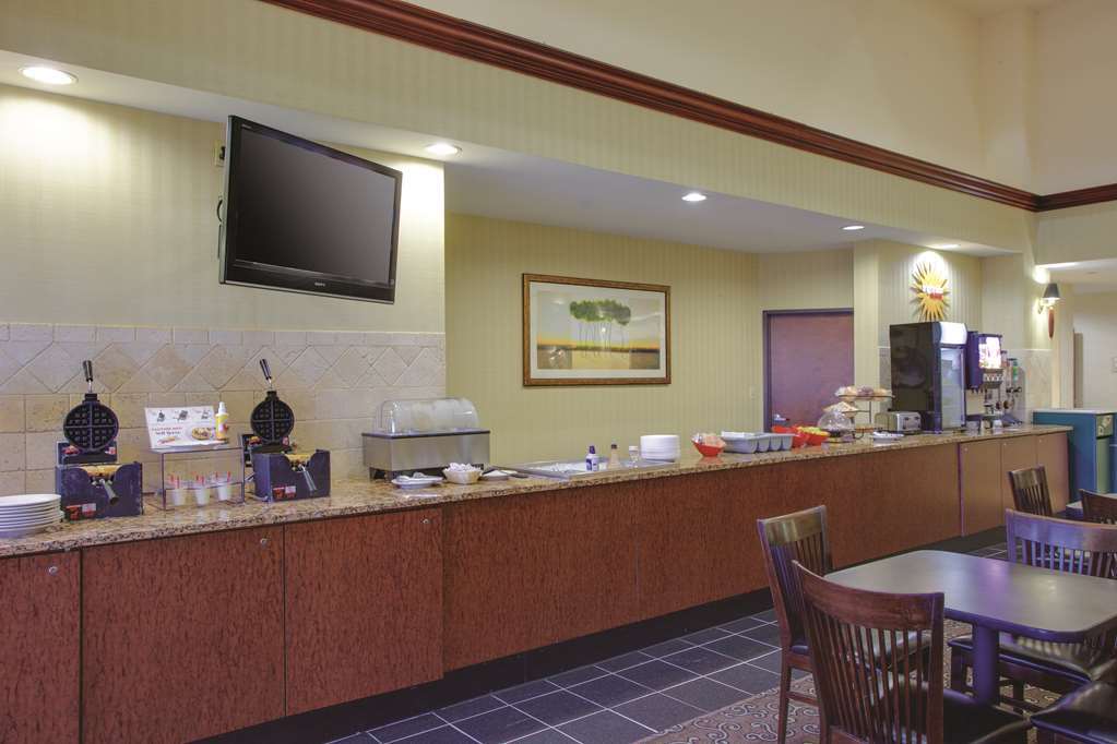La Quinta By Wyndham Newark - Elkton Hotel Facilities photo